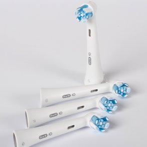 Oral-B iO 4 Ultimate Clean - White 4 stk.