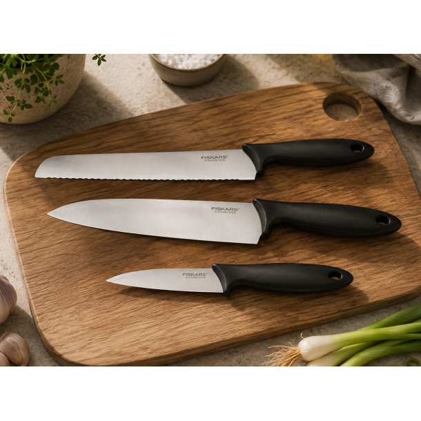 Fiskars Essential knivs�t 3 dele - br�dkniv, kokkekniv, gr�ntsagskniv