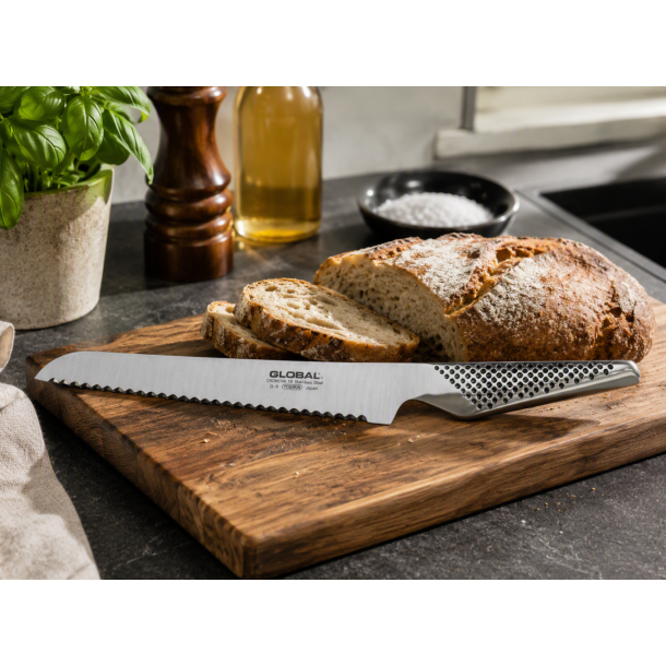 Global Br�dkniv GS-61 - 16 cm - Savtakket
